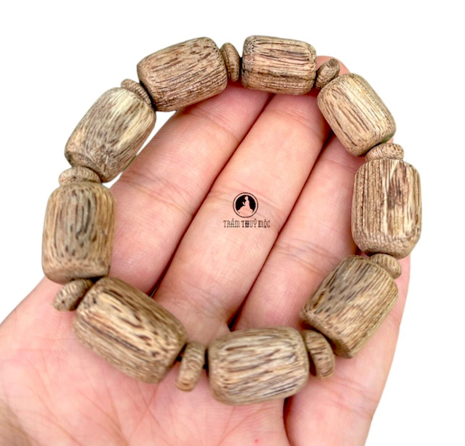 Vòng Tay Trầm Hương Tự Nhiên Khánh Hòa.png
